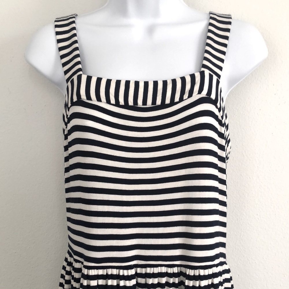 Loft Dress - Picture 2 of 6